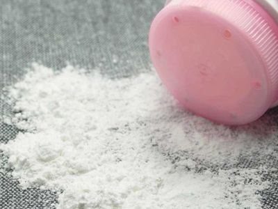Bebek pudrasında kansere yol açtığı bir madde olduğu için o firmaya binlerce dava açılmıştı! Bebek pudrası üretiminin durdurulacağını açıkladı!