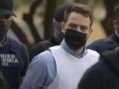 Bebekleri yanındayken eşini elleriyle boğarak öldürdü! Yunanistan'ın konuştuğu cani pilot koca adeta yalvardı