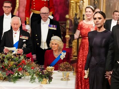 Beckham çifti 25. evlilik yıl dönümünlerini  Buckingham Sarayı’nda kutladı