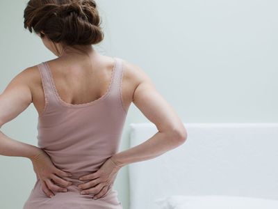 Bel ağrısı neden olur? Evde egzersiz ile bel ağrısı nasıl geçer? Bel ağrısını geçiren 3 pozisyon