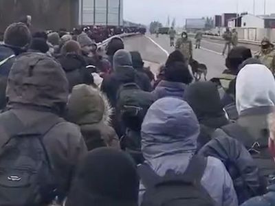 Fransız Siyasetçiden Kan Donduran Açıklama, Mülteciler Donarak Ölebilir Sorun Yok!