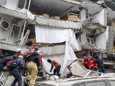 Belçika ve Hollanda’dan takdir toplayan hareket: Kahramanmaraş depremini unutmadılar! Katedral çanında İstiklal Marşı çalındı
