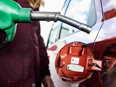 Benzin fiyatlarına düşüş bekleniyor! 24 Nisan 2022 İstanbul, Ankara, İzmir motorin ve benzin fiyatına indirim ne zaman gelecek? 24 Nisan güncel akaryakıt fiyatları