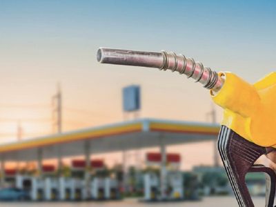 Benzin fiyatlarında devrim: Resmi Gazete onayladı, değişim başlıyor!