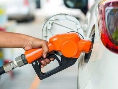 Benzin ve motorinde 6 liralık sürpriz! İndirimler üst üste geldi vatandaş sevindi