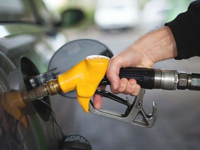 Benzin ve motorine rekor zam yolda! Litre fiyatı 30 lirayı bulabilir