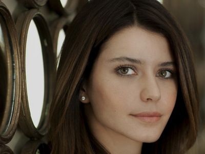 Beren Saat, Vefat Eden Eski Sevgilisinin Doğum Gününü Kutladı!