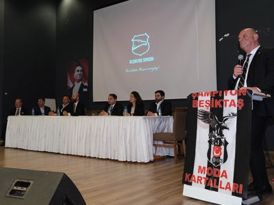Beşiktaş Başkan Adayı Fuat Çimen ve Beşiktaş Sensin Hareketi ekibi, Moda Kartalları'nın düzenlediği etkinlikte projelerini ve hedeflerini anlattı