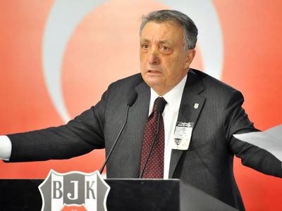Beşiktaş Başkanı Ahmet Nur Çebi, takımdan ayrılmayan Adem Ljajic'e isyan etti!