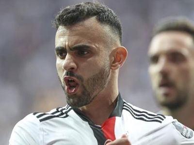 Beşiktaş - Fenerbahçe derbisi sonrasında Rachid Ghezzal'den, Michy Batshuayi'nin kaçırdığı penaltı hakkında dikkat çeken sözler geldi!