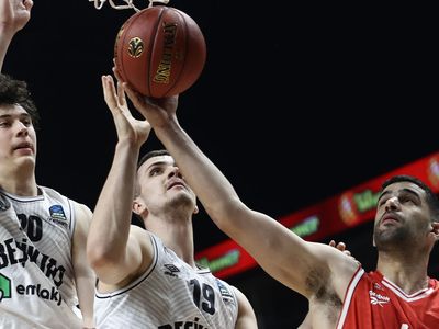 Beşiktaş geriden gelerek tur atladı: Hapoel Tel Aviv'i mağlup etti