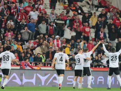 Beşiktaş ikinci yarıda uçtu: Zirve ile puan farkı 2’ye indi
