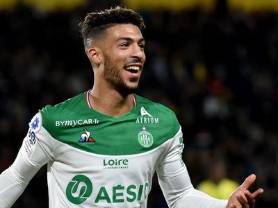Beşiktaş önceden Fenerbahçe'nin gündemine gelen Denis Bouanga'nın transferi için düğmeye bastı!