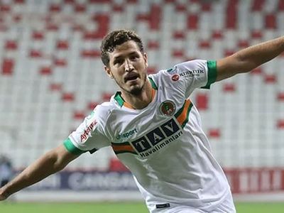Beşiktaş Salih Uçan'ın Peşinde