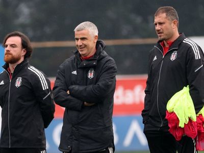 Beşiktaş Teknik Direktörü Önder Karaveli'den Futbolcularına Motivasyon Toplantısı!