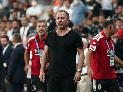 Beşiktaş Teknik Direktörü Sergen Yalçın'dan Karagümrük Maçının Ardından Çarpıcı Hakem Yorumu!