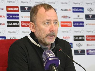 Beşiktaş Teknik Direktörü Sergen Yalçın'dan Maçın Ardından Ayrılık Sinyali