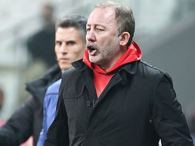 Beşiktaş Teknik Direktörü Sergen Yalçın'dan Michy Batshuayi ve Alex Teixeira'ya Eleştiriler Geldi!