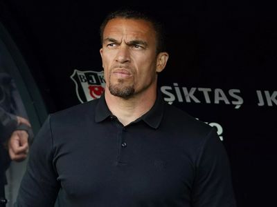 Beşiktaş Teknik Direktörü Valerien Ismael, Fenerbahçe derbisinde penaltı kaçıran Batshuayi'ye salladı! Gol atan forvete ihtiyacımız var diyen Valerien penaltıyı da Ghezzal'ın kullanması gerektiğini söyledi