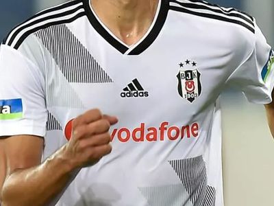 Beşiktaş ve Galatasaray'ın transfer etmek istediği Mohamed Elneny Arsenal'de kalmak istediğini açıkladı