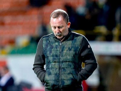 Beşiktaş Yönetimi Sergen Yalçın İle Devam Edecek!
