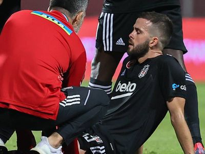 Beşiktaş'a Miralem Pjanic'ten Kötü Haber!
