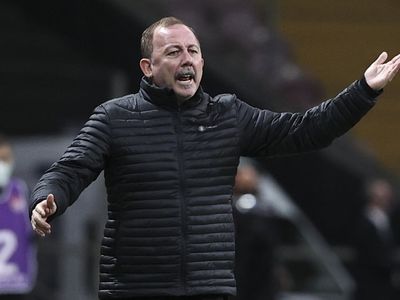Beşiktaş'ın Galatasaray Derbisi Öncesinde Kamp Kadrosu Belli Oldu!