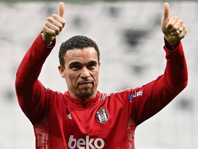 Beşiktaş'ın Trabzonspor derbisi öncesi kamp kadrosu belli oldu! Josef ve Pjanic takıma geri döndü