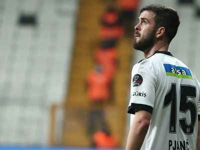 Beşiktaş'ın yıldızı Miralem Pjanic Galatasaray derbisinde oynayacak mı? Futbolcunun son durumu belli oldu!