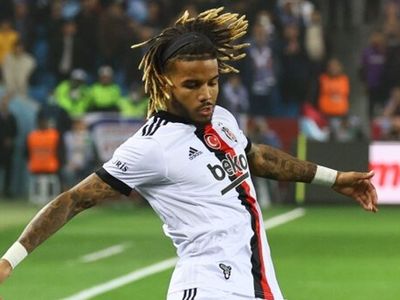 Beşiktaşlı Valentin Rosier, Trabzonspor ile oynanan derbi sonrasında Michy Batshuayi'ye göndermede bulundu!