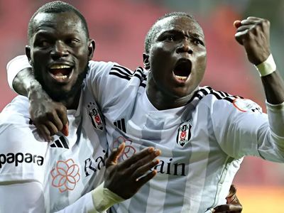 Beşiktaş'ta Fenerbahçe derbisi öncesi şok sakatlık: Rıza Çalımbay çözüm arıyor