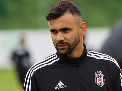 Beşiktaş'ta Rachid Ghezzal kendisine gelen transfer teklifini geri çevirmiş!