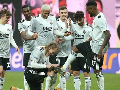 Beşiktaş'ta Sarı Kart Alarmı!