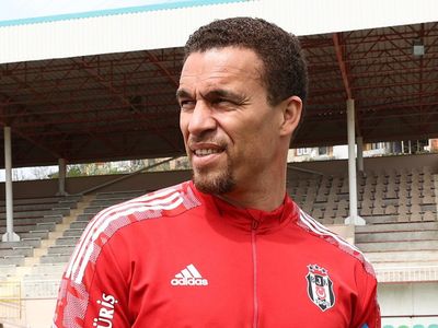 Beşiktaş'ta Valerien Ismael, Kasımpaşa maçı öncesinde Süper Lig'deki Avrupa kupaları hedeflerini futbolcularıyla görüştü