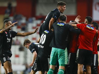 Beşiktaş'tan Necip Uysal ve Mehmet Topal Açıklaması!
