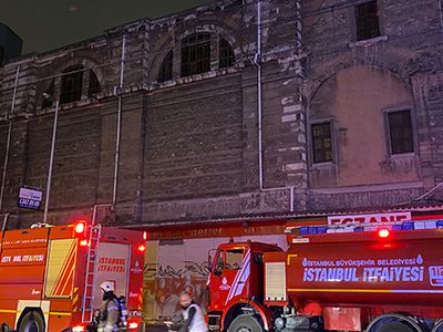 Beyoğlu’nda kilise yangını:  Çok sayıda ölü ve yaralılar var