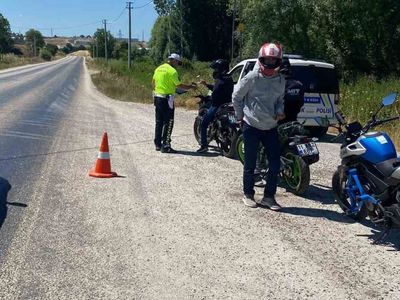 Bilecik’in Pazaryeri ilçesinde motosiklet ve elektrikli bisikletlere sıkı denetim
