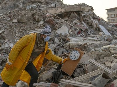 Bilim Kurulu üyesinden deprem sonrası enfeksiyon uyarısı: Mutlaka tetanos aşısı yapılmalı