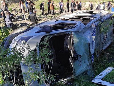 Bingöl’de Minibüsün Şarampole Yuvarlanması Sonucu 16 Kişi Yaralandı
