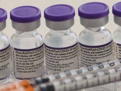 BioNTech Pfizer Açıkladı: Omicron Varyantına Özel Aşı İçin Denemelere Başladık!