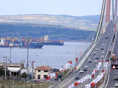 Bir haftalık ücretsiz geçiş süresi sona erdi! 1915 Çanakkale Köprüsü'nden geçen otomobiller ne kadar ücret ödeyecek? Kalem kalem fiyatlar