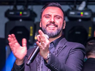 Bir süredir yüzü gülmeyen Alişan, Rize'de katıldığı etkinlikte çocuklar gibi eğlendi