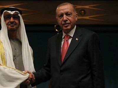 Birleşik Arap Emirlikleri Başkan Erdoğan'ı Bekliyor: Dubai'deki Burj Khalifa Gökdelenine Türk Bayrağı Yansıtıldı!