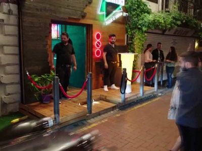 Bizim Semtin Çocukları film konusu ve oyuncuları