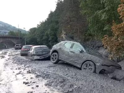 Bölgede çamur tsunamisi felaketi: Canlarını son anda kurtardılar
