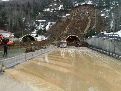 Bolu Tüneli neden kapalı, ne zaman açılacak? Bolu Dağı Tüneli açık mı? Bolu Tüneli İstanbul yönü ne zaman açılacak?