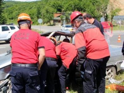 Bolu'da Feci Kaza! Yaşlı Çift Araca Sıkıştı!