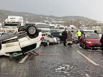 Bolu'da Korkutan Kaza: 12 Araç Birbirine Girdi!