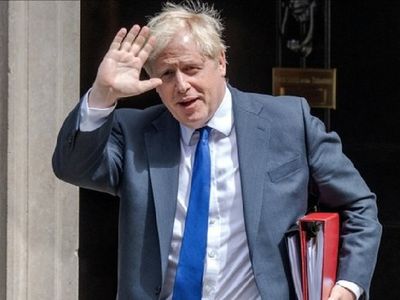 Boris Johnson kimdir? Aslen nereli? Boris Johnson neden istifa etti?