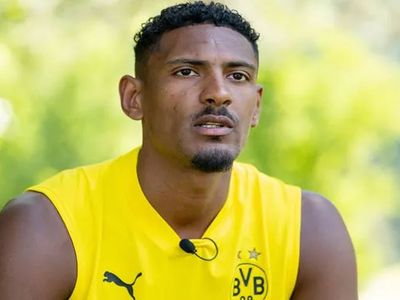 Borussia Dortmund'un yeni transferi Sebastian Haller'den üzücü haber!